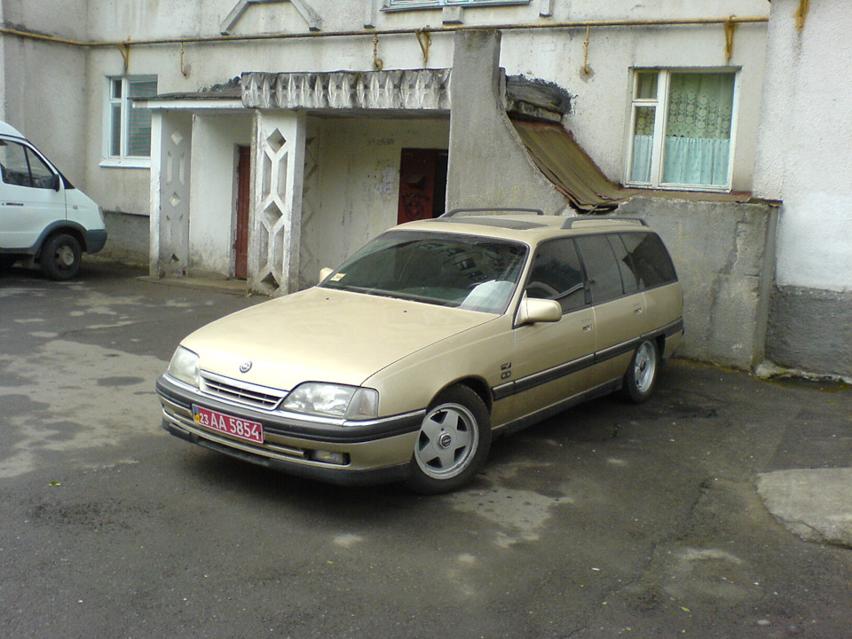 Ford Scorpio vs Opel Omega 4