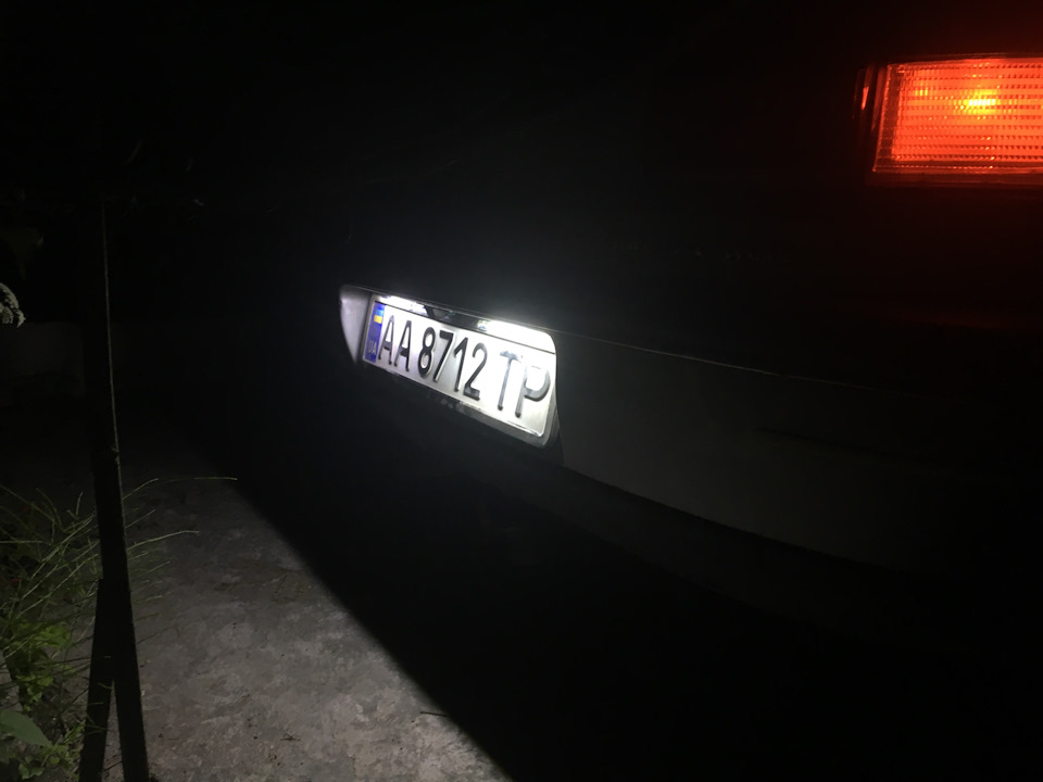 Підсвічування номера та камера 5