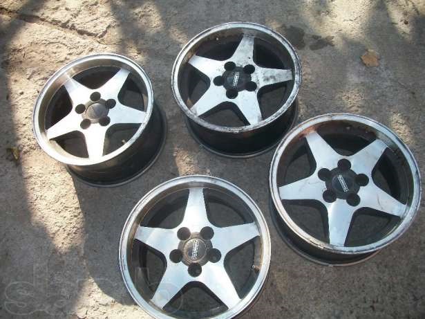 Прикупив Диски Fondmetal ET-11, 8JX16, 5