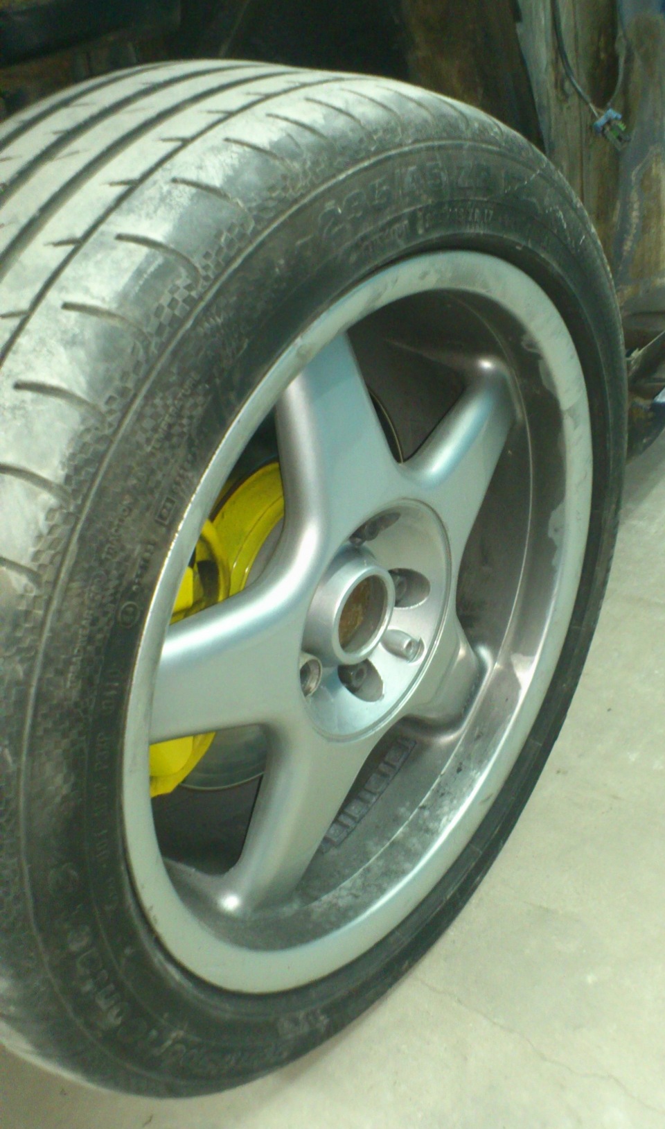BORBET R17 8J 5\110 ET35 C гумою 2