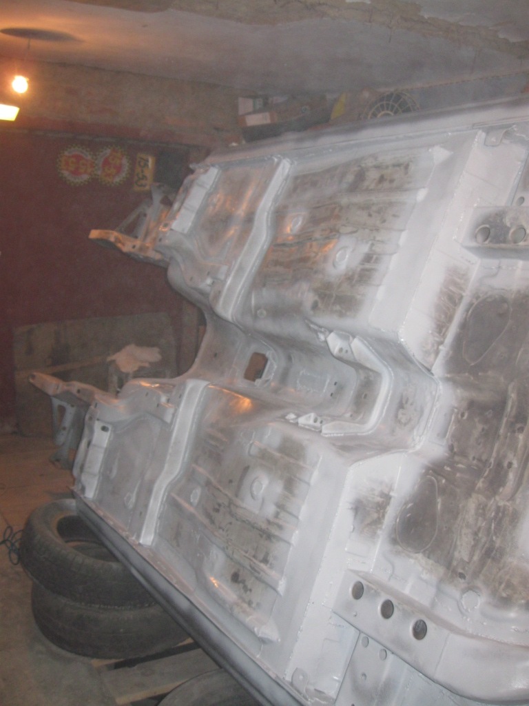 Днище загрунтовано 5