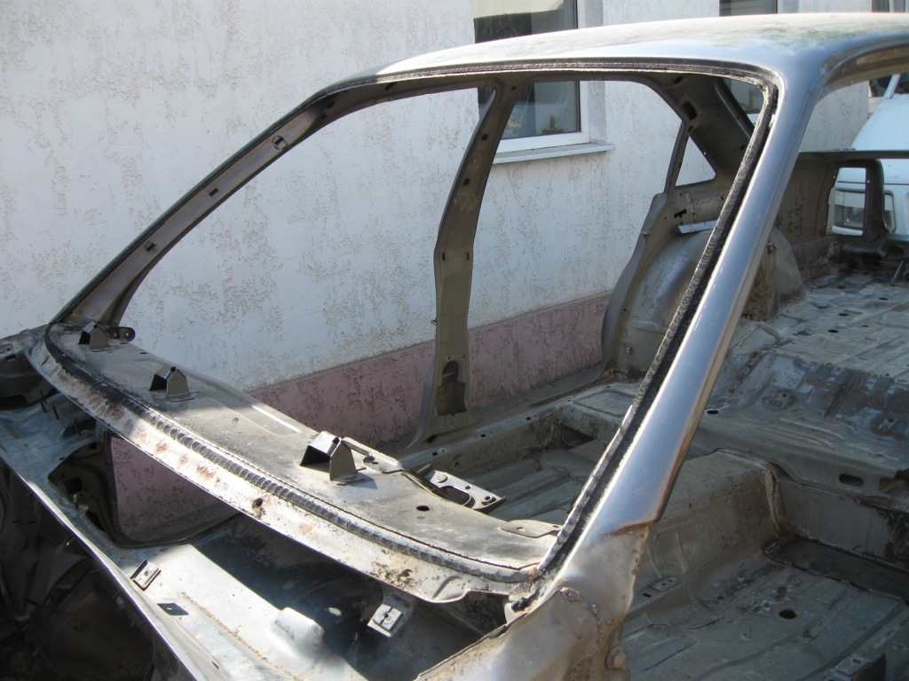Зняв моторний щит 1