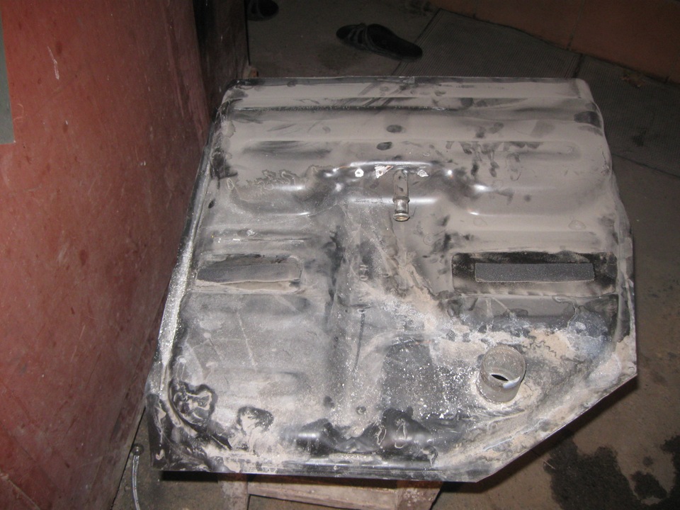 Паливний бак 4