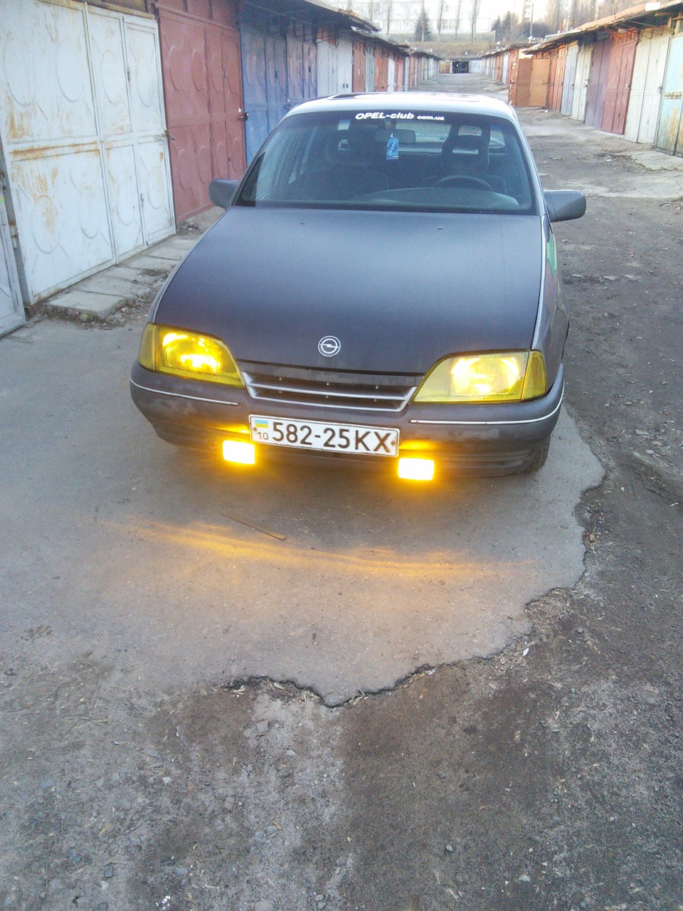 трохи жовтого світла =) 1