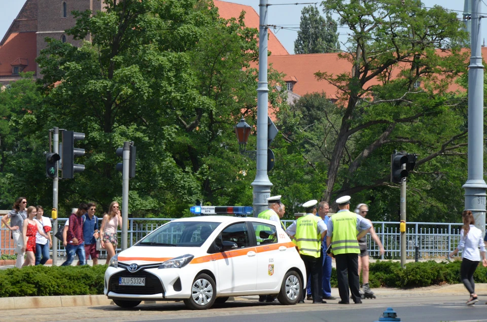 Катаємося на Омезі Польщею