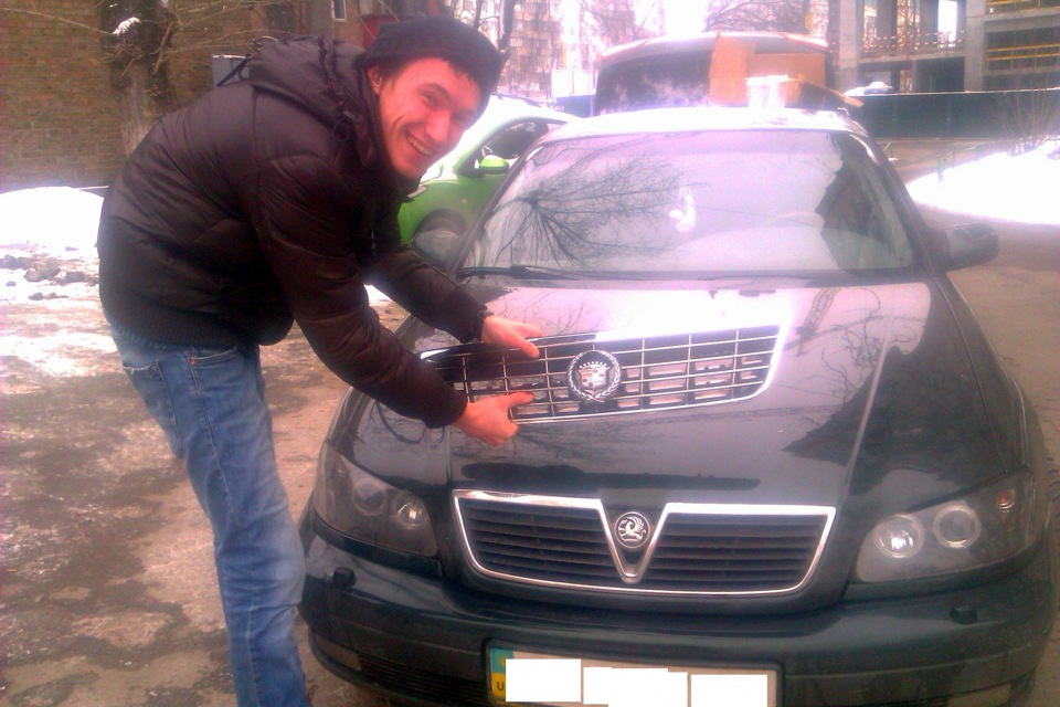 Рішітка Радіатора Cadilack Catera 1