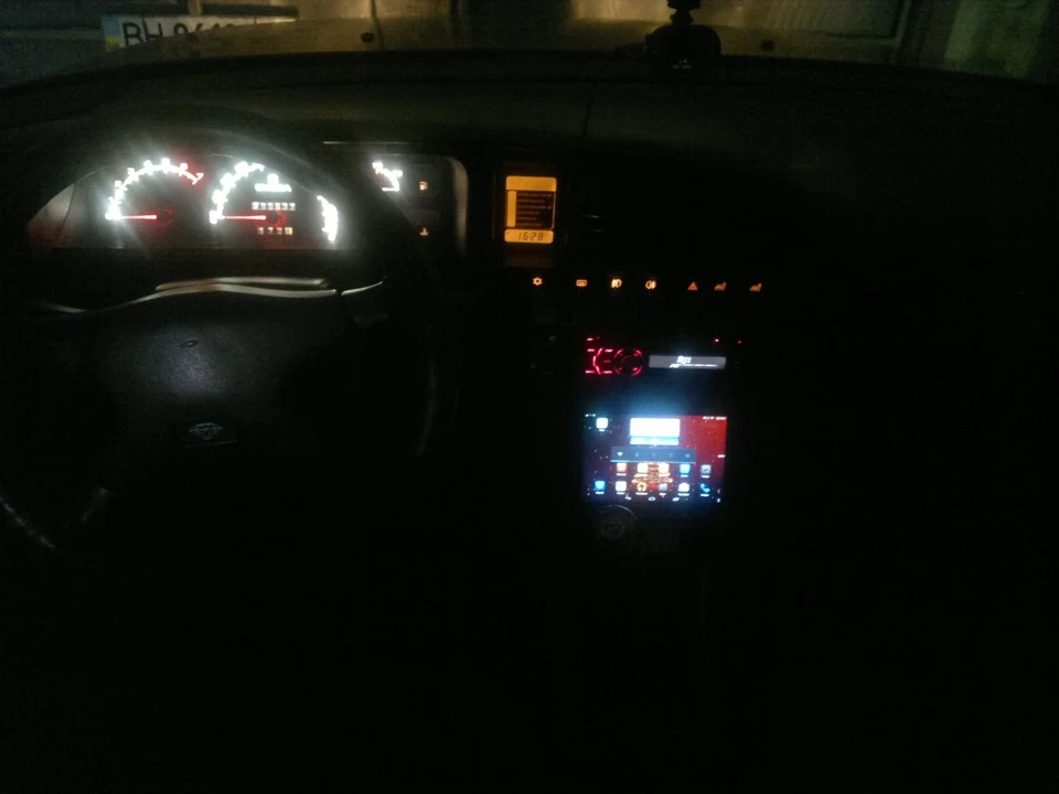 GPS, DVD, планшет як альтернатива мафону.
