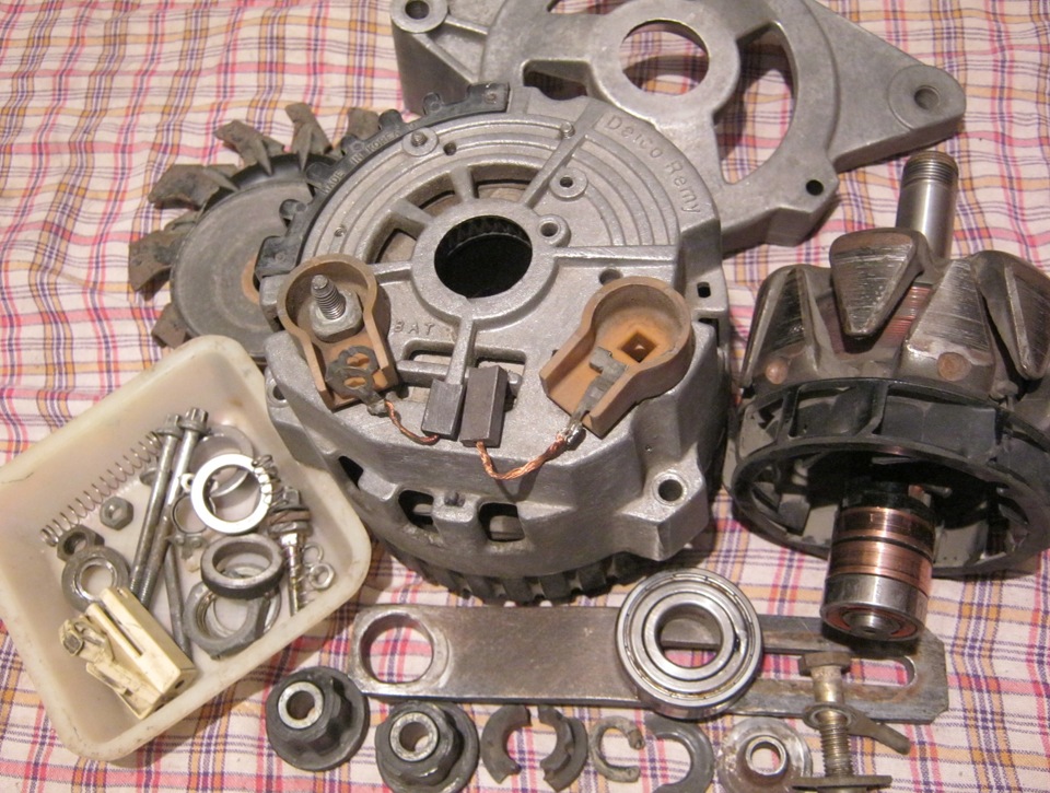 Генератор Delco Remy 70A. 2