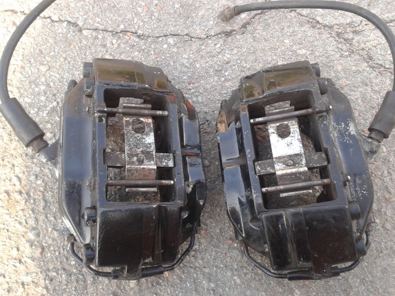 Передні супорти BMW E38 BREMBO 1