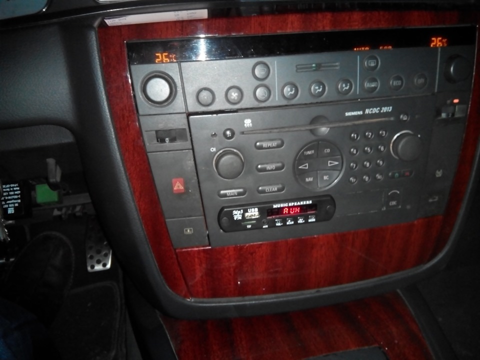 USB і AUX в штатну магнітолу. 2