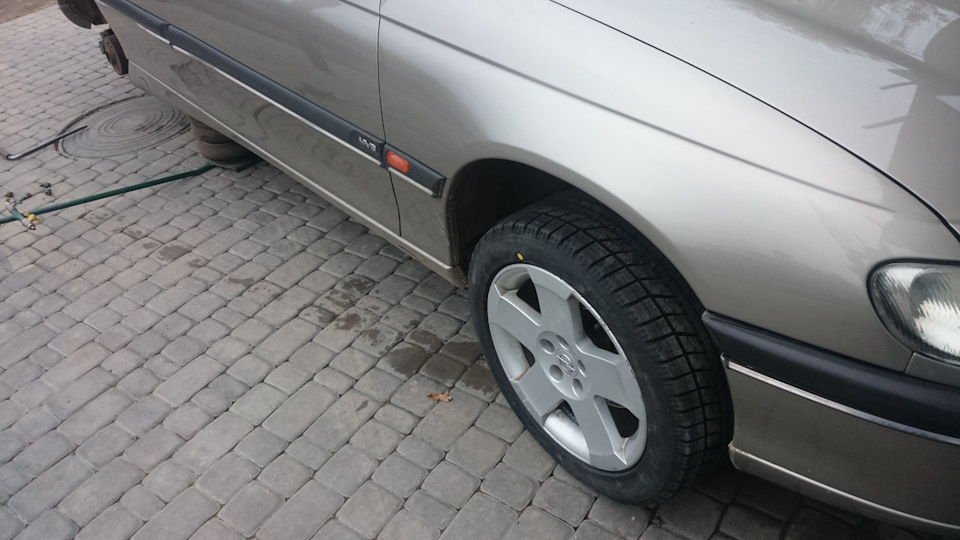 Bridgestone Blizzak VRX 225/50/R17 1