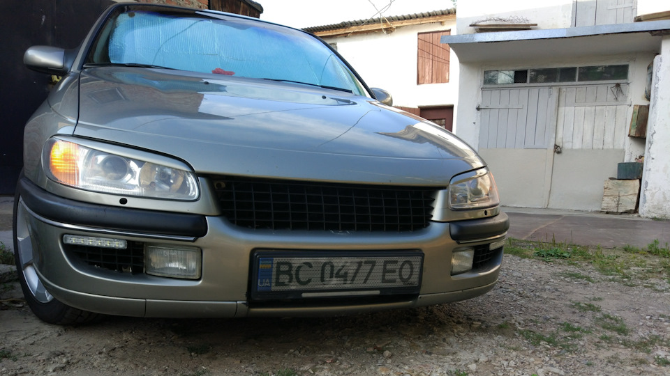 Вії на Omega B 1