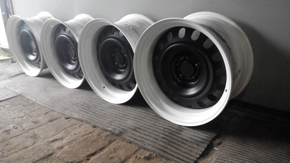 Розварювання R17 8,5J і 10J у двоквітку аналогом Plasti dip 1