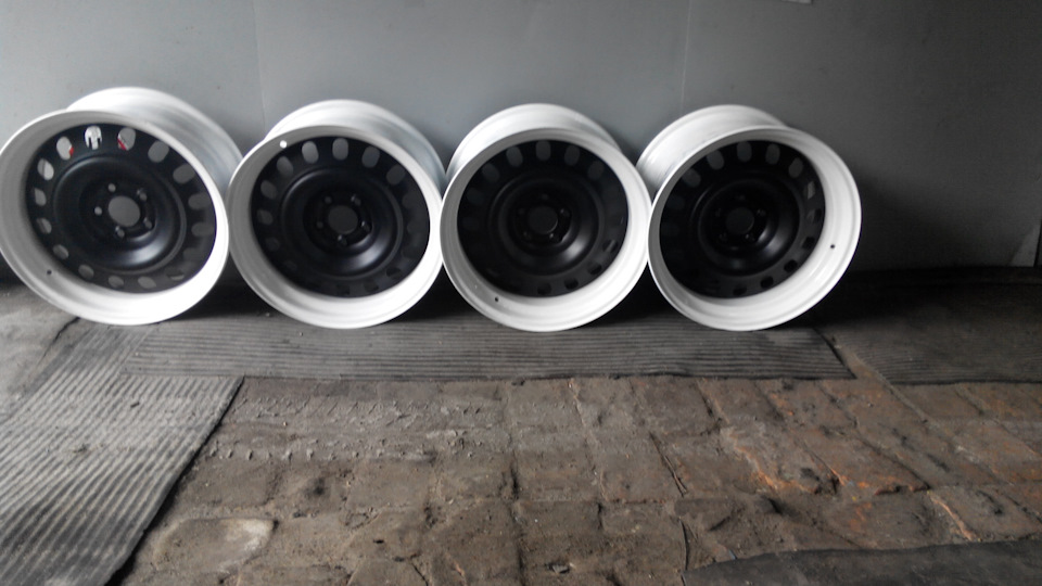 Розварювання R17 8,5J і 10J у двоквітку аналогом Plasti dip 3