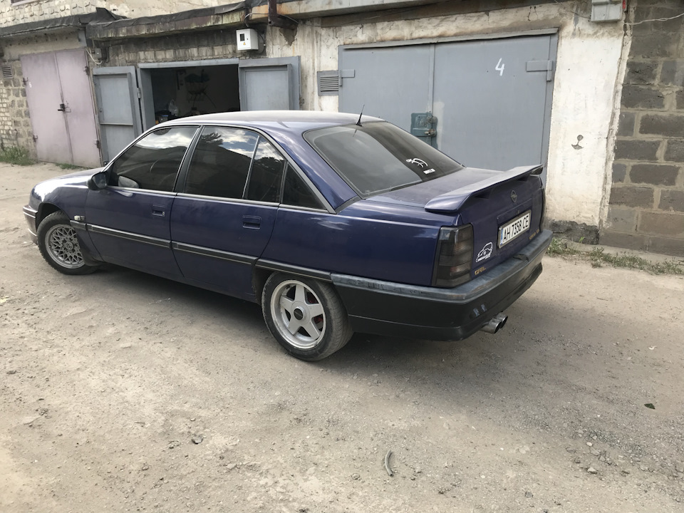 Задній бампер Омага А 3000 установка 1