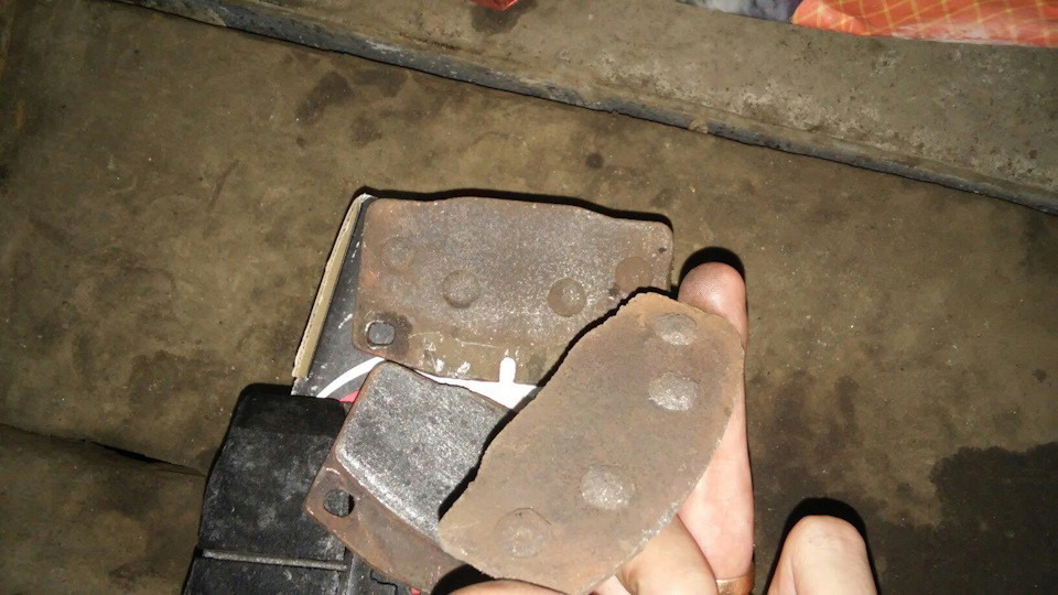 Заміна гальмівних колодок Або повернення до життя Ручника) 1