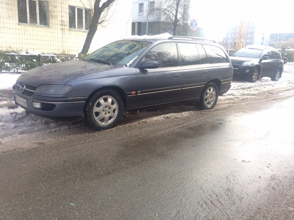 Неохоче розлучуся. Машина у продажу.