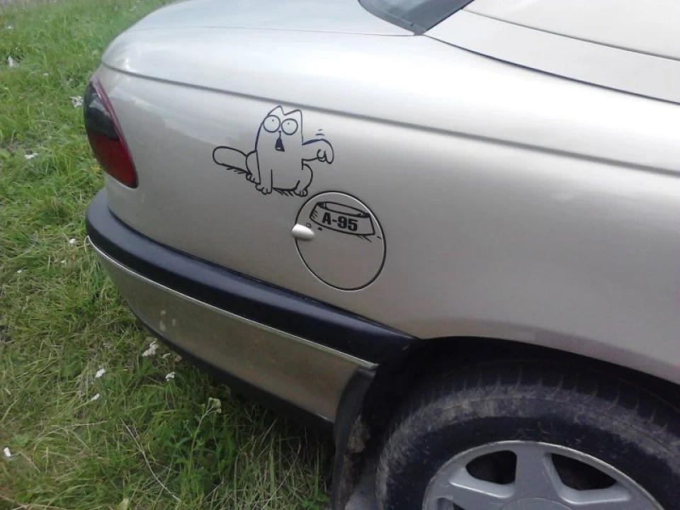 наклейка на бак