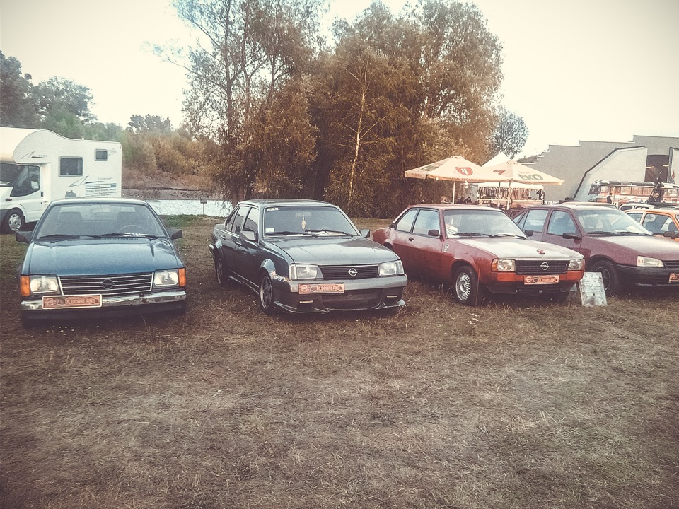 OPEL LINE - перші телефонні фото із заїзду на OldCarLand 5