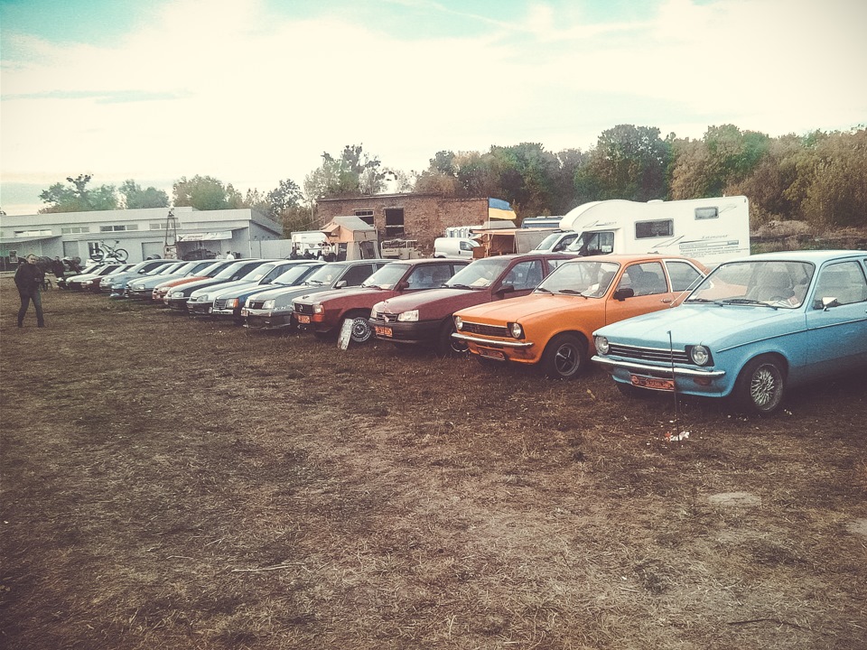 OPEL LINE - перші телефонні фото із заїзду на OldCarLand 1