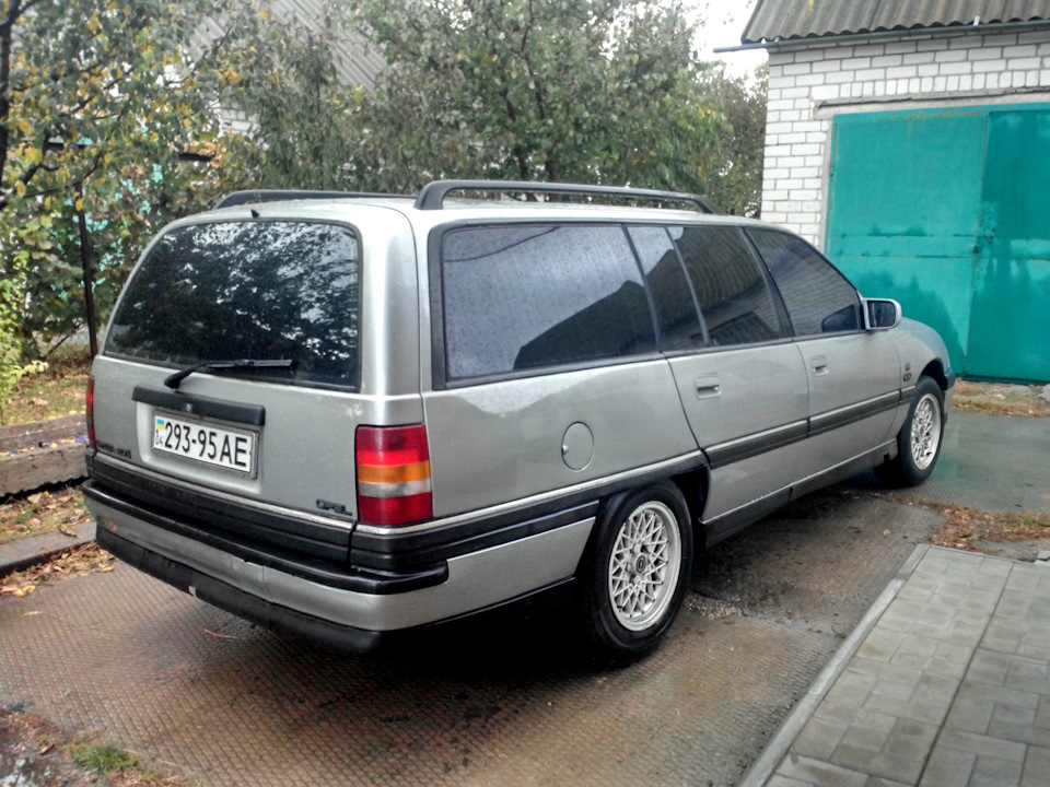 Зібрав з фарбування. Фото Opel Omega A Caravan 1