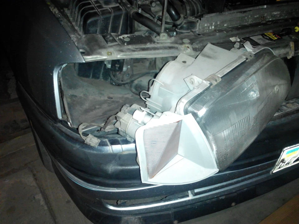 Заміна габаритних лампочок на Opel Omega A