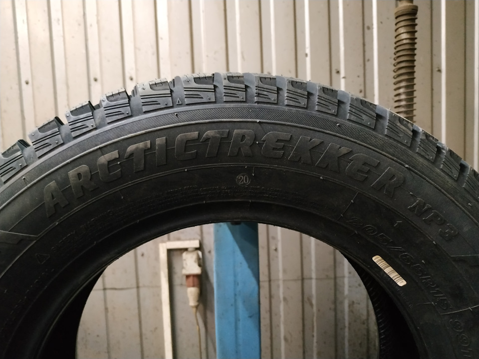 Зимова гума Maxxis ArcticTrekker NP3 + заміна масла 3