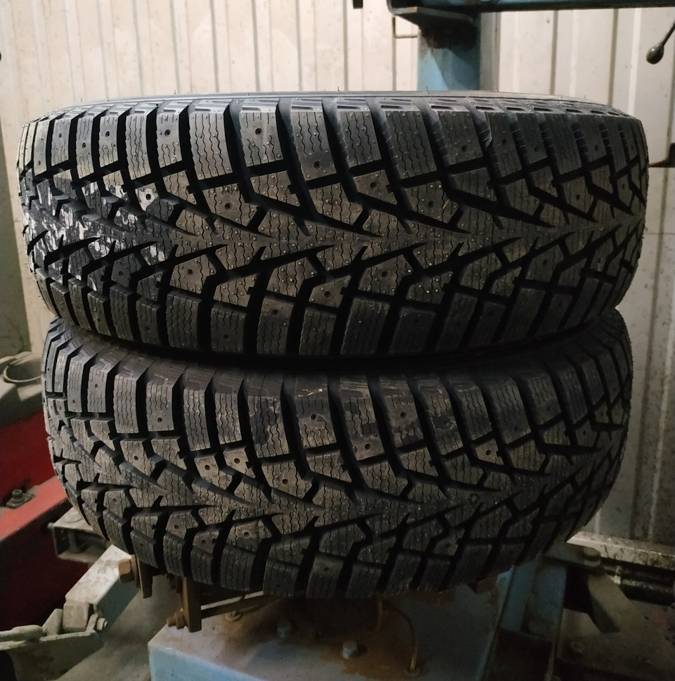 Зимова гума Maxxis ArcticTrekker NP3 + заміна масла 1