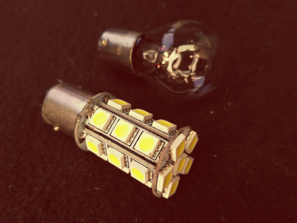 LED на ліхтарі заднього ходу 4
