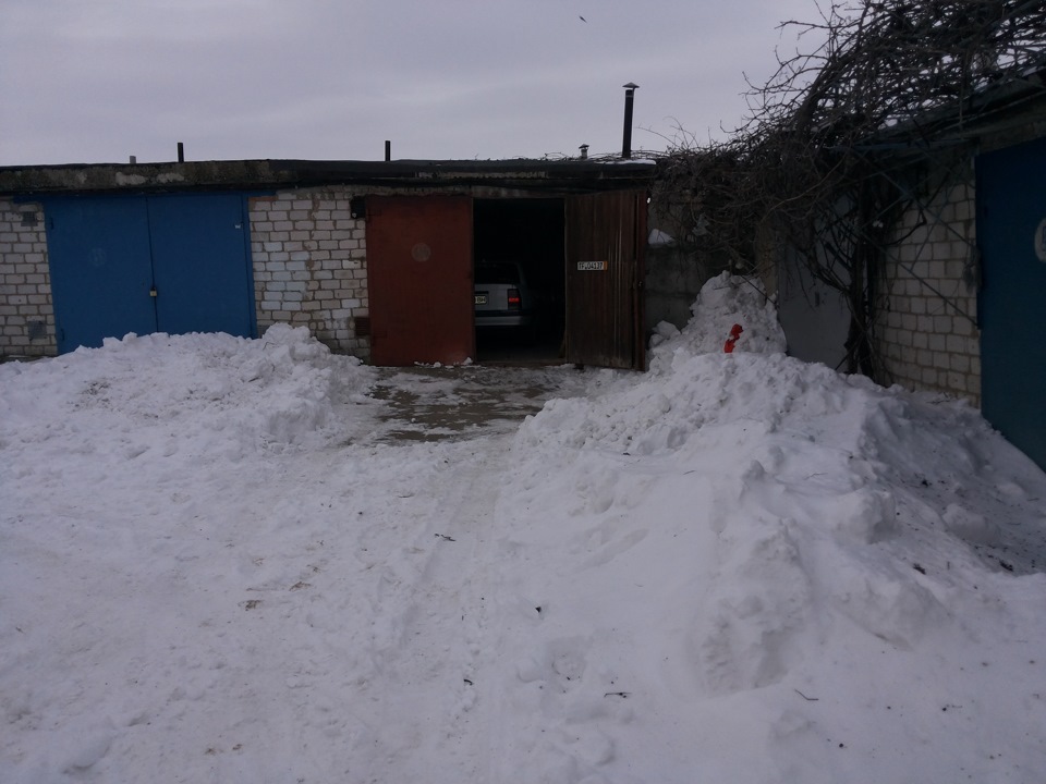 Сніг довгоочікуваний сніг 1