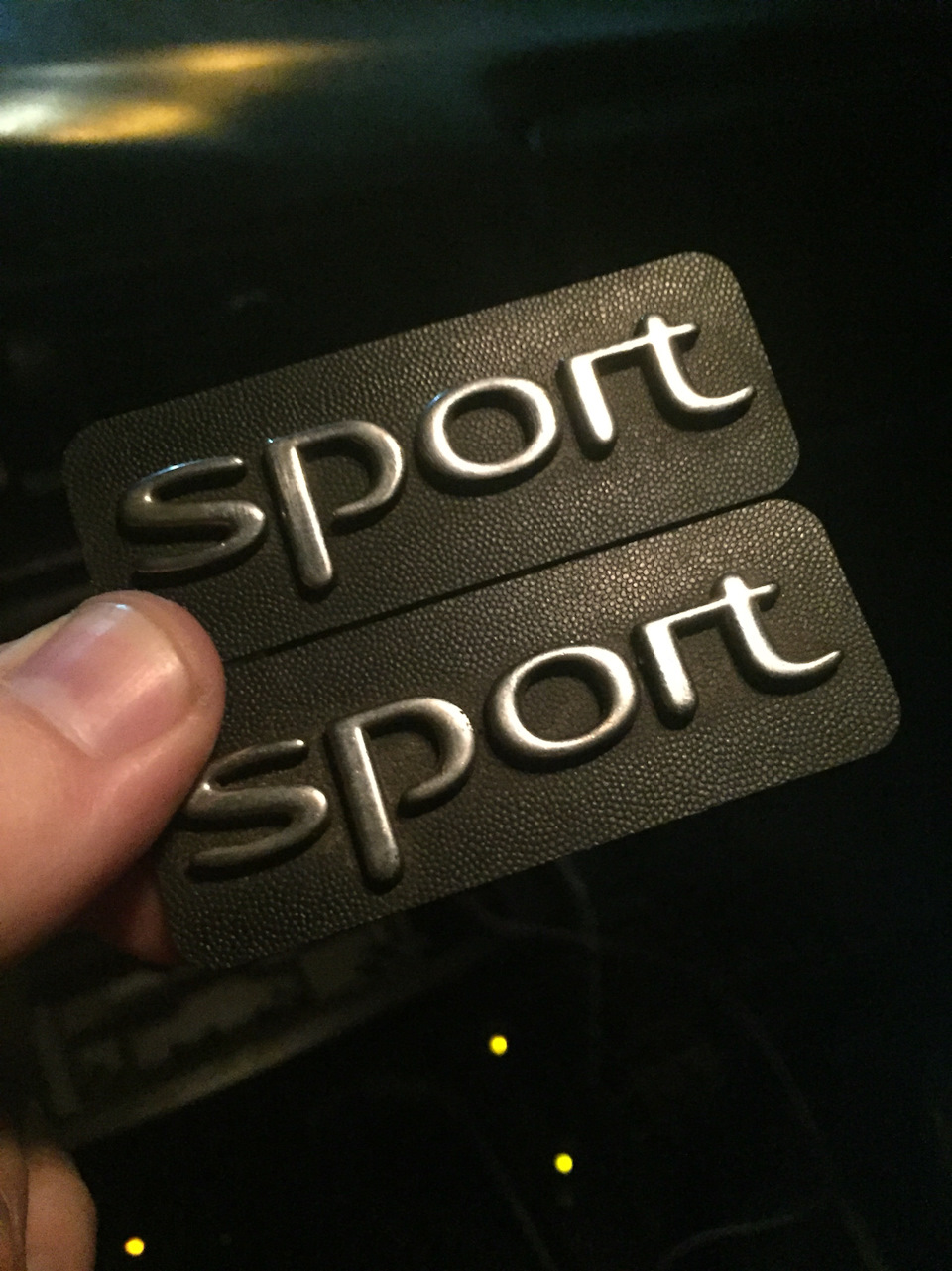 Шильдики Sport замість CD 1