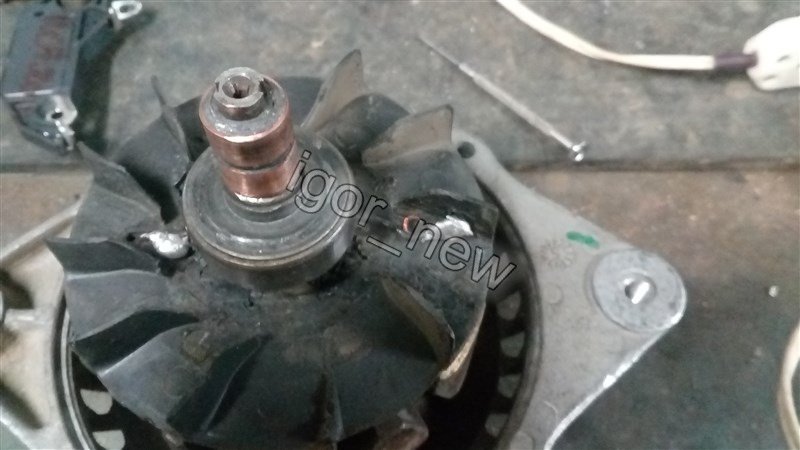 Генератор BOSCH 1