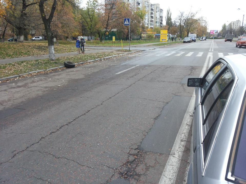 На ходу відпало колесо. . . 2