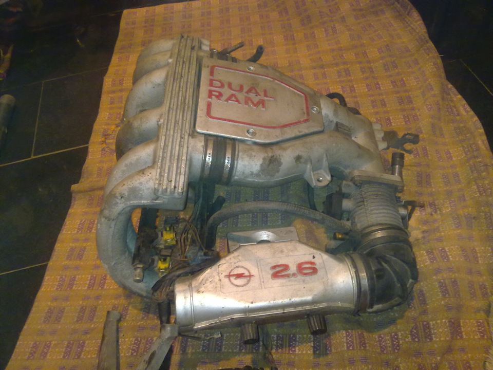 Opel Omega A 2.6 DUAL RAM 1
