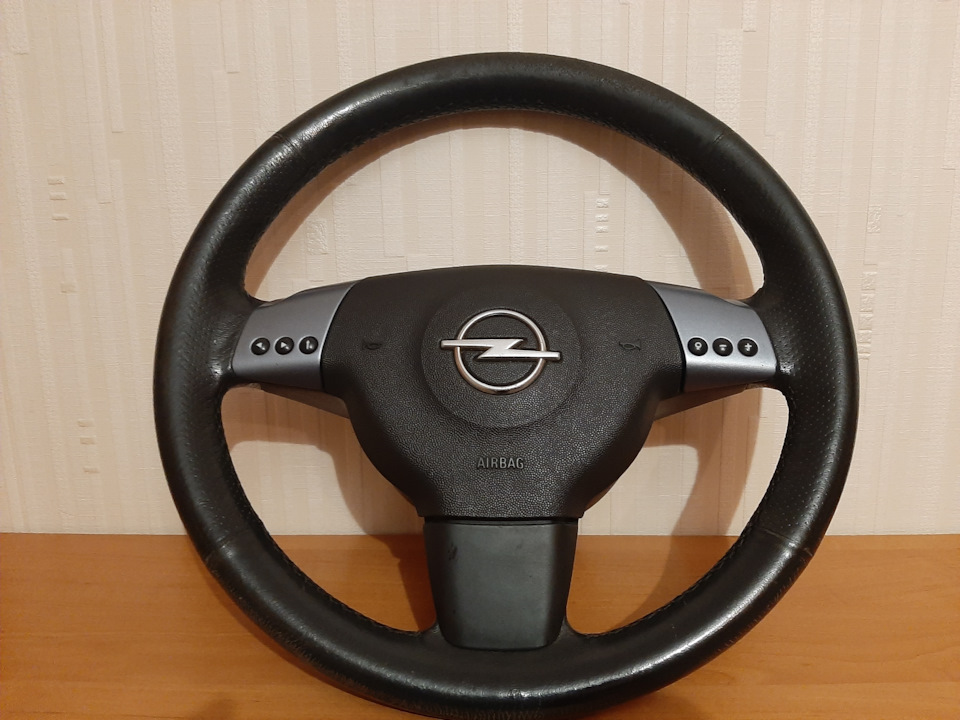 3х спицеве ​​кермо GTS 2