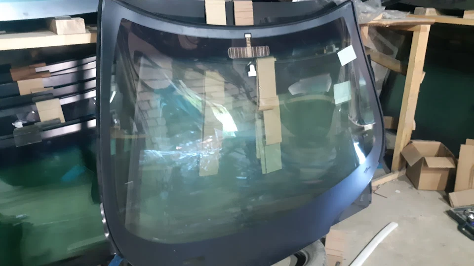 Лобове скло - міняти не можна залишити