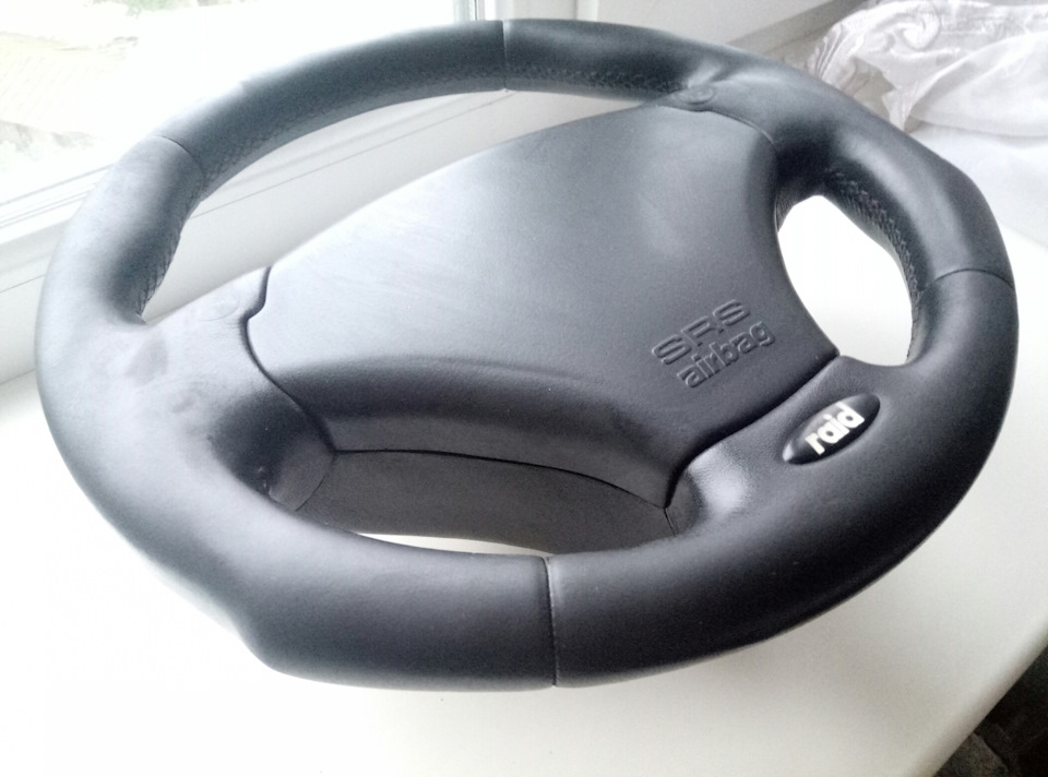 (Продано)Спортивне італійське кермо Raid KBA 70248 з AirBag 1