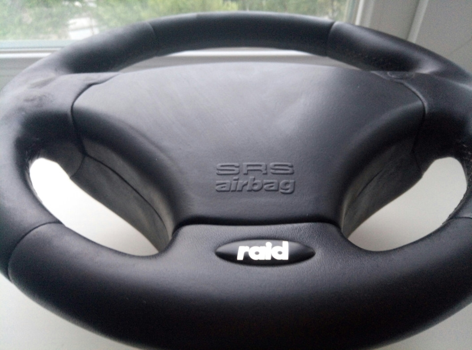 (Продано)Спортивне італійське кермо Raid KBA 70248 з AirBag 2