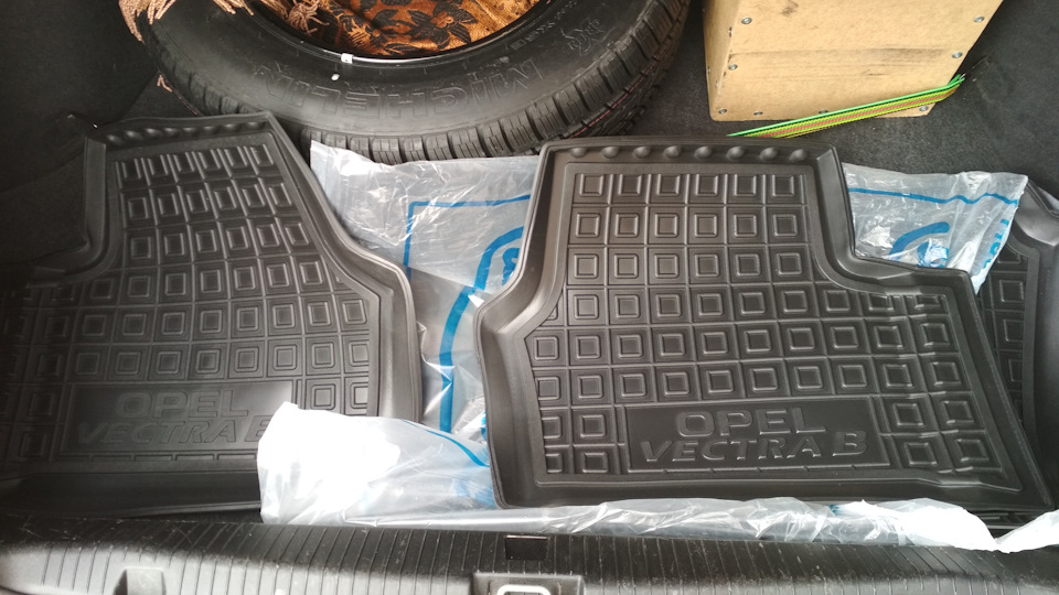 Нові килимки в салон Auto Gumm 2