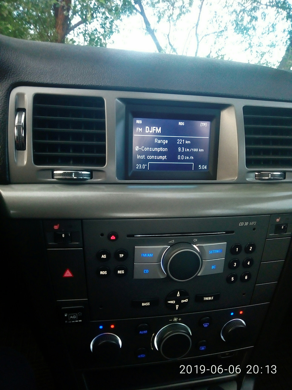 Зміна сd30 mp3 на cd70navi з AUX та кольоровий дисплей. 1