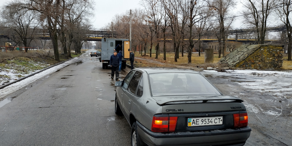 Всім привіт ось рік почав з не дуже хорошого настрою ось хто-небудь його зіпсує не хочеться обзивати але прийде це ( питоннннн якийсь ) 3