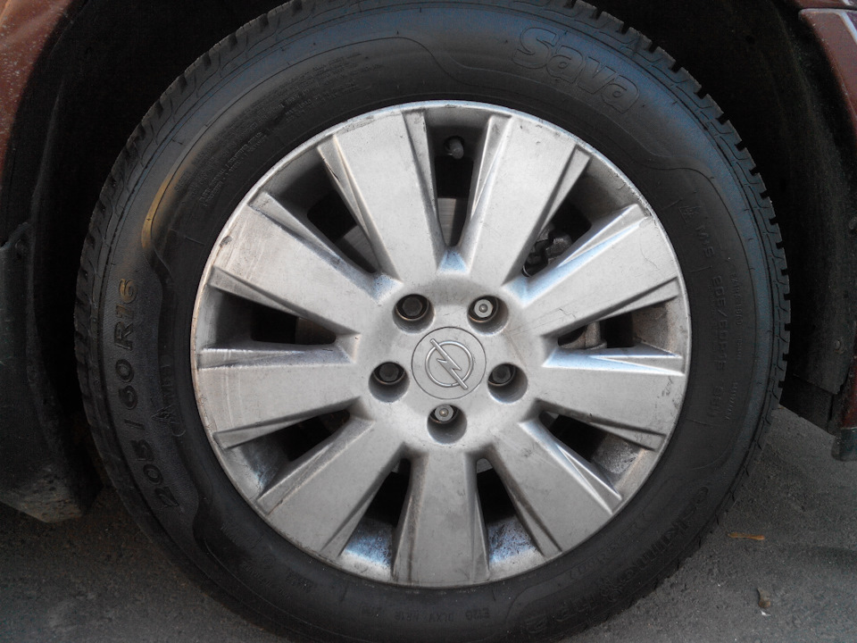 Зимова гума 205/60 R16 замість літньої штатної 215/55 R16 2