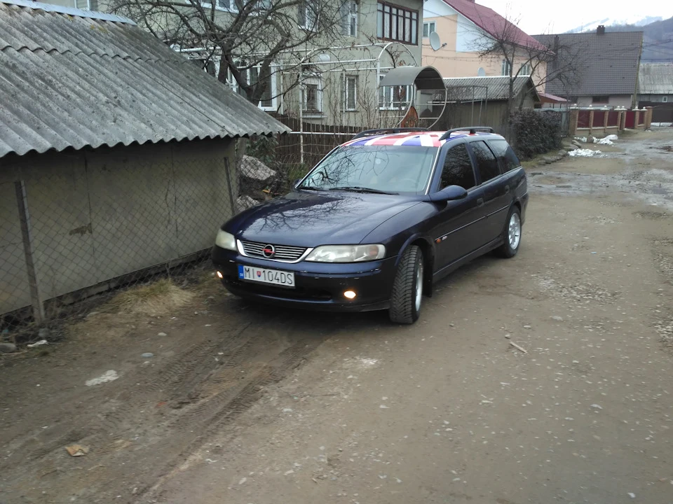 Переобулса на літо, і мийка, колеса поставив з омеги...