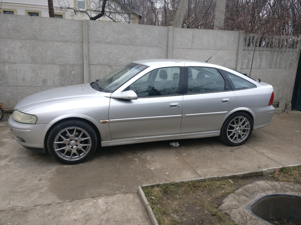 Продаю диски Dotz r17 et40 1