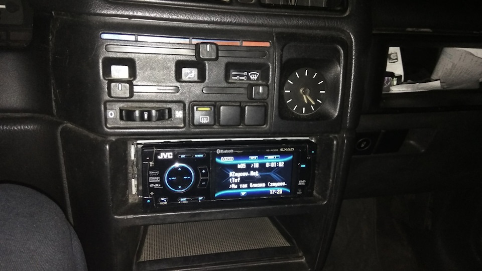 Встановлення JVC KD-AVX33 2
