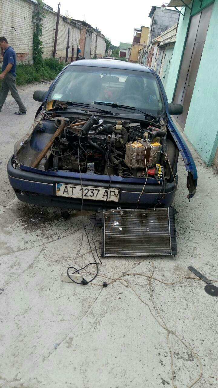 Баба за кермом або як НЕ потрібно встигати на жовтий. 3