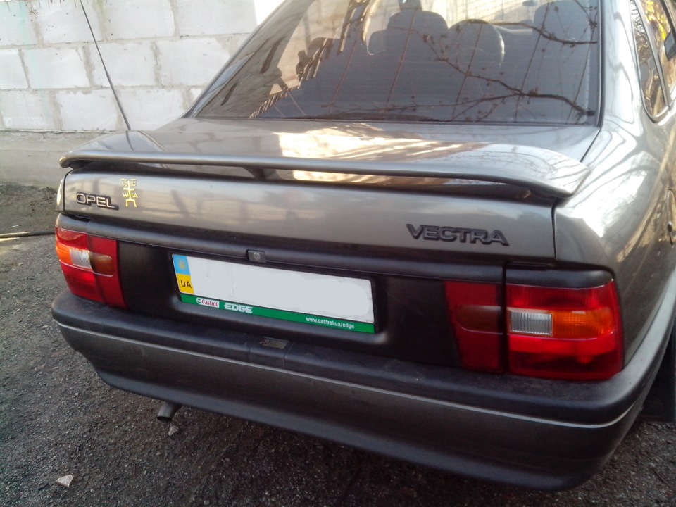 Бленда на багажник 1