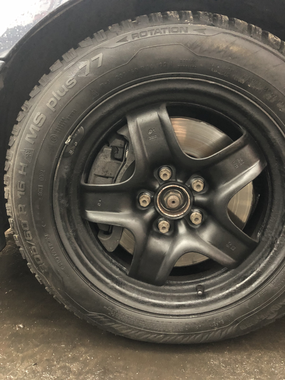 Перевзувся на зимові тапки 205/60R16 3
