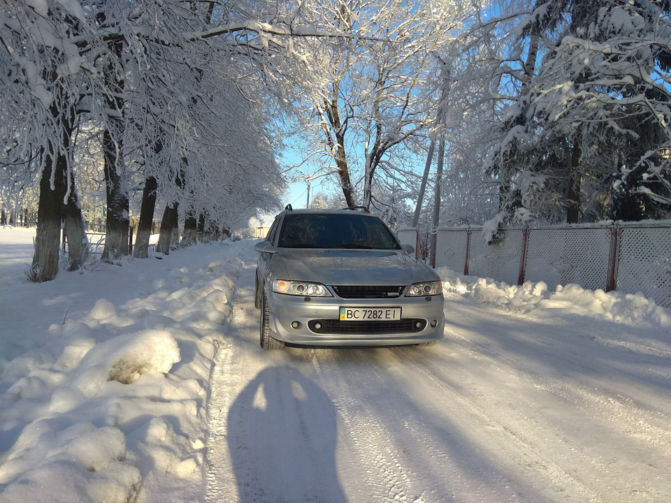 Фото автомобіля і одометер .Фото автомобиля и одометер. 3