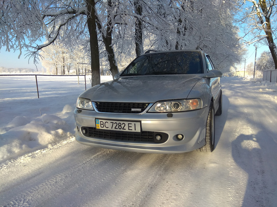 Фото автомобіля і одометер .Фото автомобиля и одометер. 1